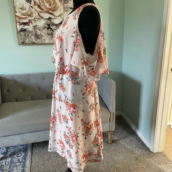 Floral Cold Shoulder MIDI Dress - Picture 10 of 15